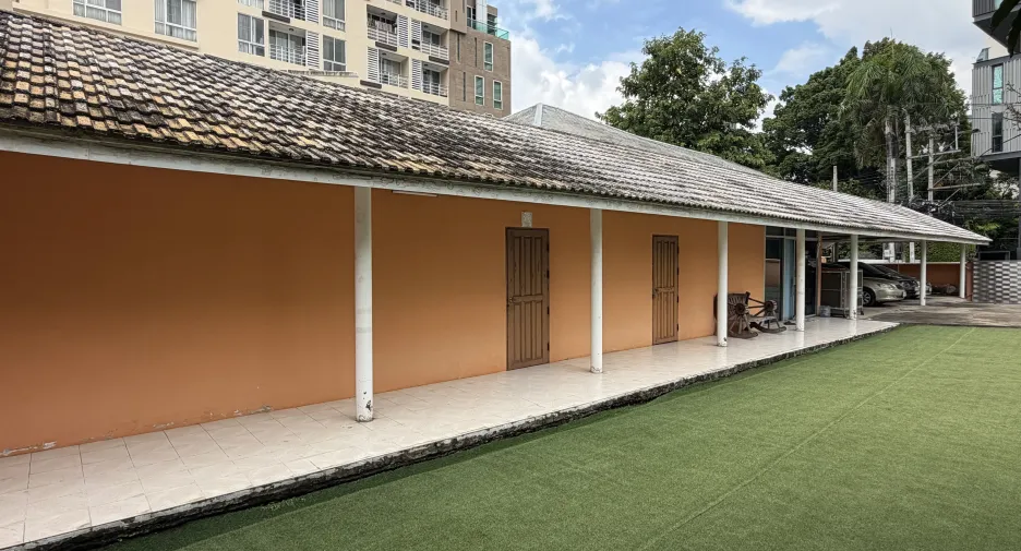 Grundstück zum Kauf in Watthana, Bangkok