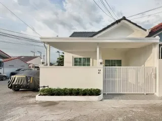 For sale 3 bedrooms townhouse in Bang Lamung, Chonburi