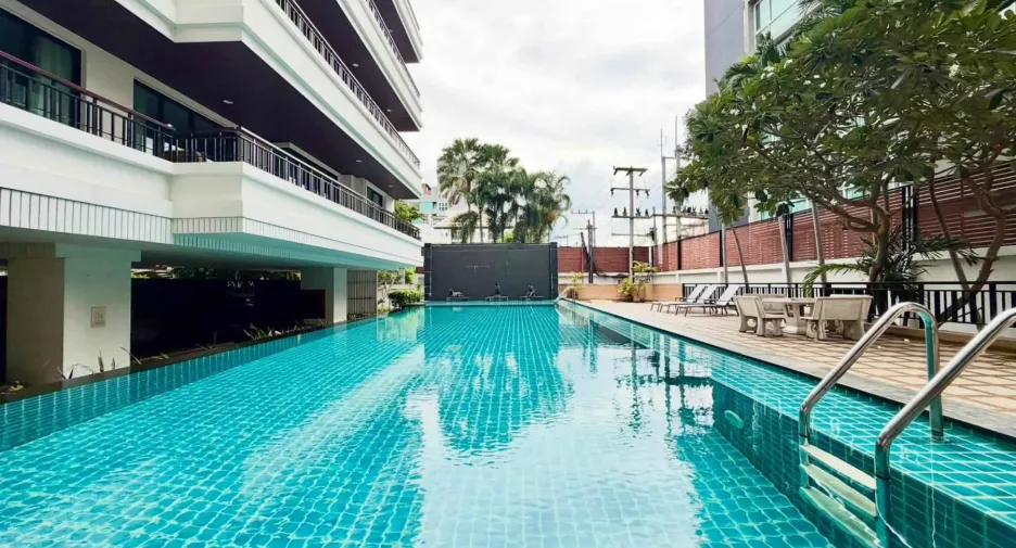 For rent 2 bedrooms condo in Bang Lamung, Chonburi