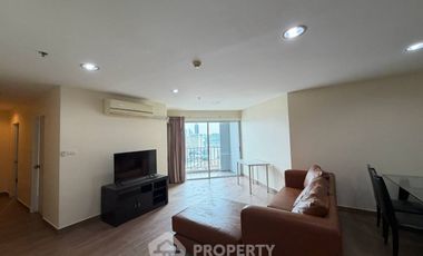 Condo en alquiler de 3 habitaciones en Huai Khwang, Bangkok