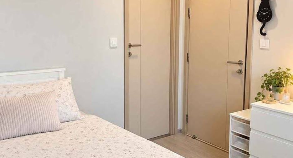 For rent 2 bedrooms condo in Thon Buri, Bangkok