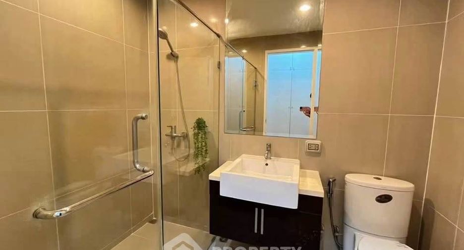 For rent 1 bed condo in Watthana, Bangkok