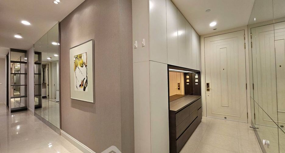 À louer 2 chambres condo à Pathum Wan, Bangkok