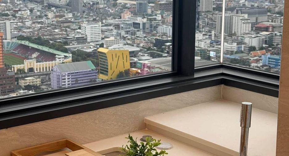 For rent 2 bedrooms condo in Ratchathewi, Bangkok