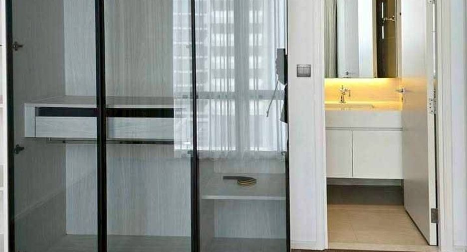 For rent 2 bedrooms condo in Pathum Wan, Bangkok