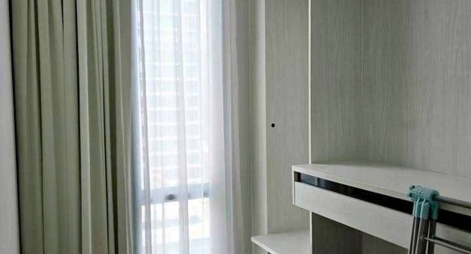 For rent 2 bedrooms condo in Pathum Wan, Bangkok