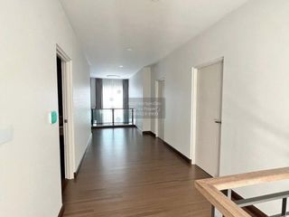 Casa en alquiler de 4 habitaciones en Sai Mai, Bangkok