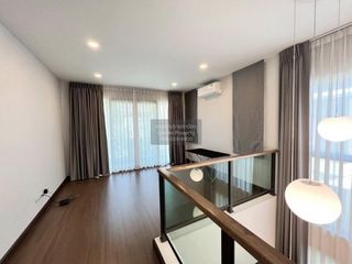 Casa en alquiler de 4 habitaciones en Sai Mai, Bangkok