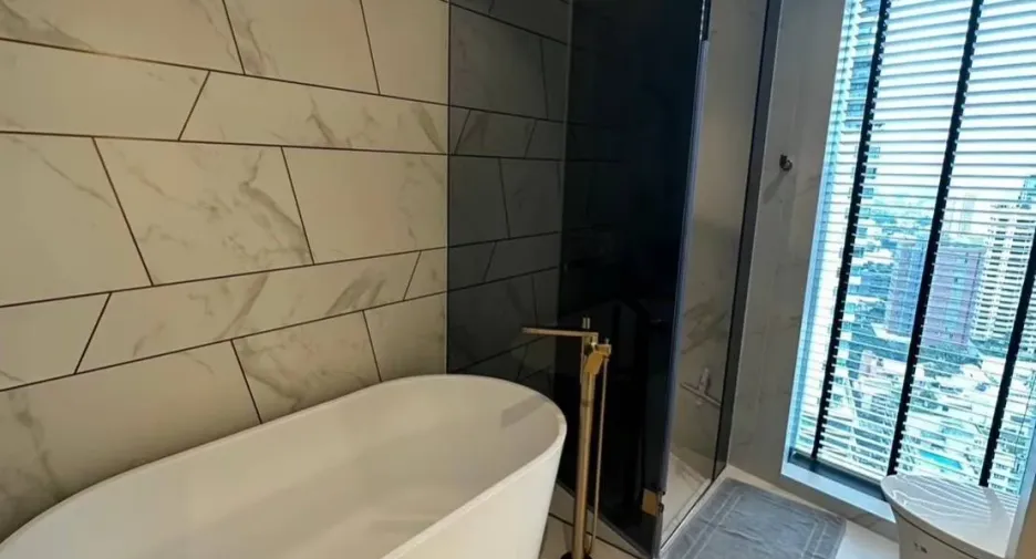 Condo en venta de 2 habitaciones en Khlong Toei, Bangkok