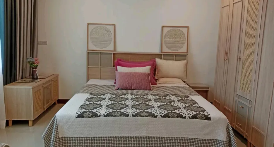 Casa adosada en venta y en alquiler de 2 habitaciones en Bang Na, Bangkok