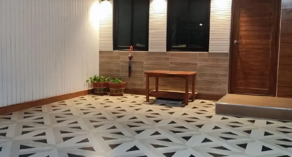 Casa adosada en venta y en alquiler de 2 habitaciones en Bang Na, Bangkok