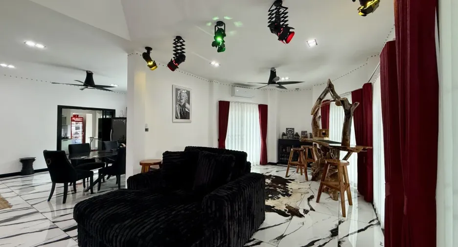 出租 3 卧室 独立屋 在 Bang Lamung, Chon Buri