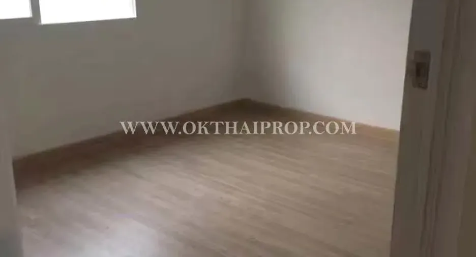 À vendre 3 chambres maison de ville à Bang Kruai, Nonthaburi