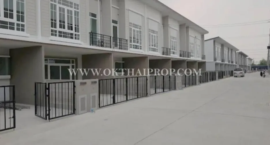 À vendre 3 chambres maison de ville à Bang Kruai, Nonthaburi