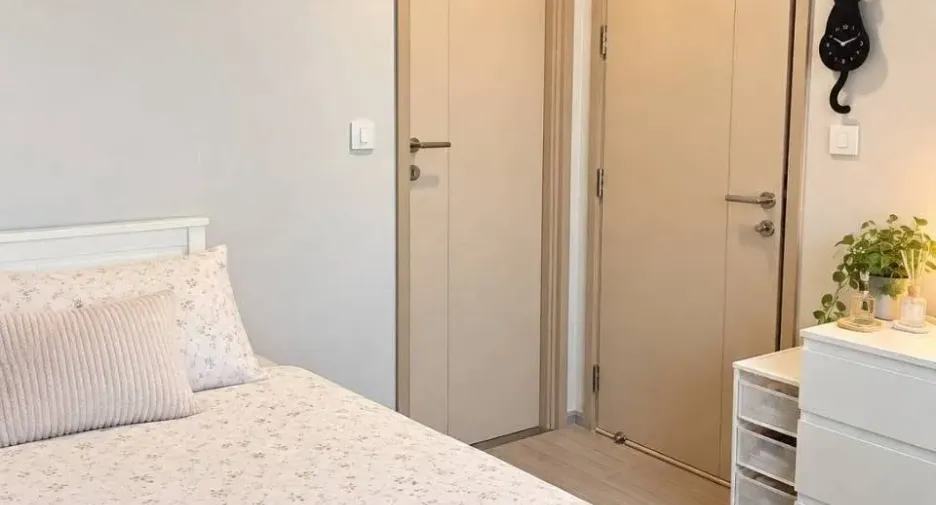 For rent 2 bedrooms condo in Thon Buri, Bangkok