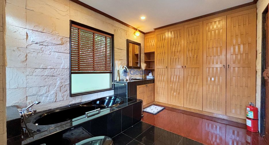 出租 和 出售 3 卧室 独立屋 在 Bang Lamung, Chon Buri