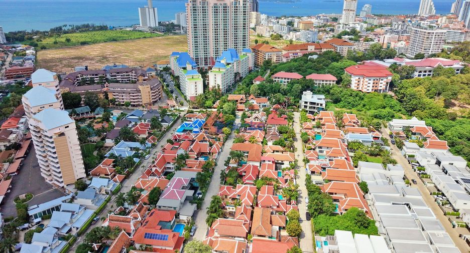 出租 和 出售 3 卧室 独立屋 在 Bang Lamung, Chon Buri