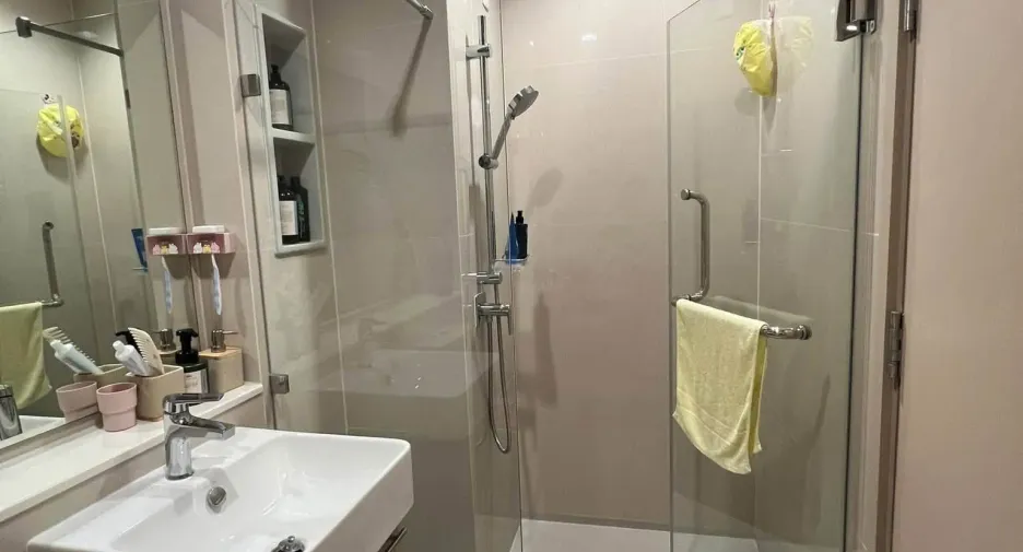 For rent 1 bed condo in Thon Buri, Bangkok