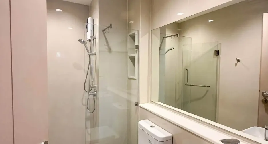 For rent 1 bed condo in Thon Buri, Bangkok