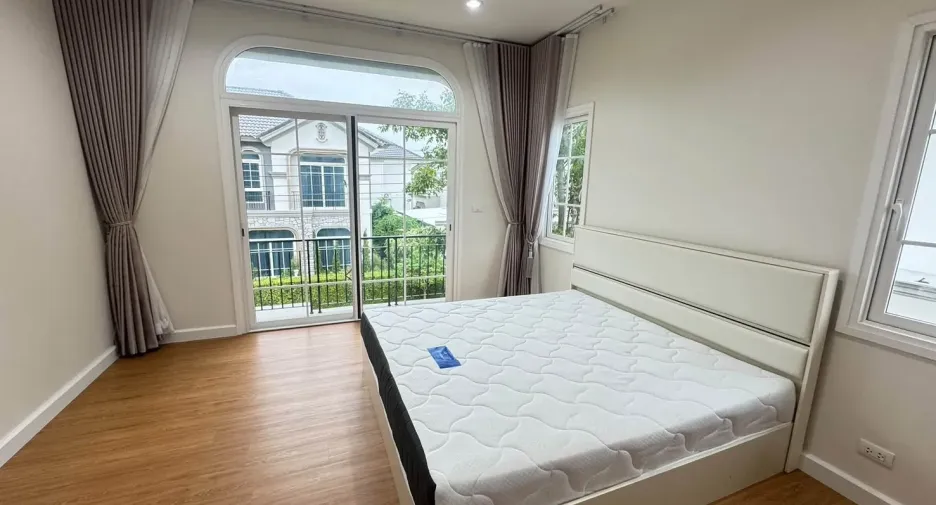 Аренда и продажа 5 спальни дом в Bang Phli, Самутпракан