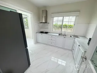 Аренда и продажа 5 спальни дом в Bang Phli, Самутпракан