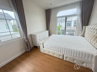 Аренда и продажа 5 спальни дом в Bang Phli, Самутпракан