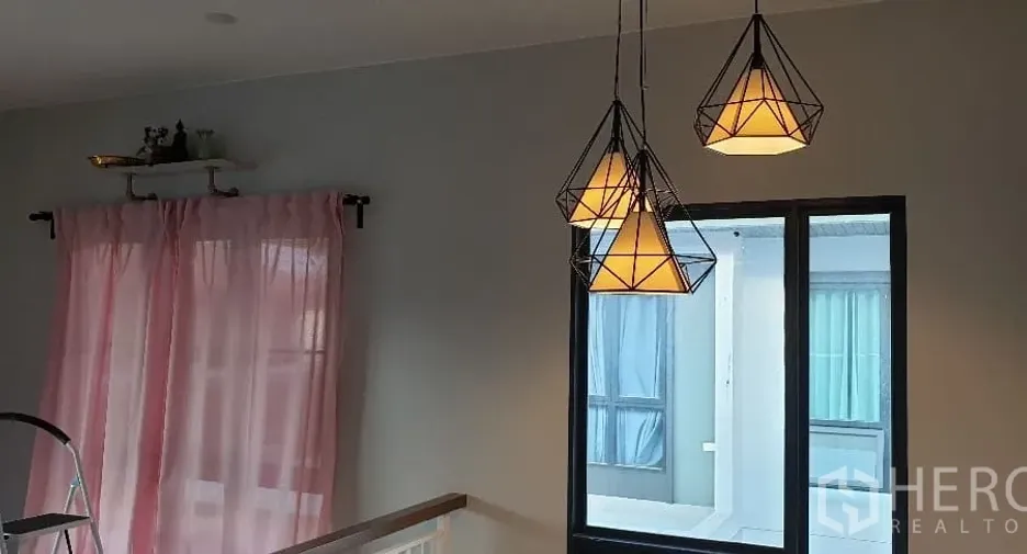 For rent and for sale 3 bedrooms house in Lam Luk Ka, Pathum Thani