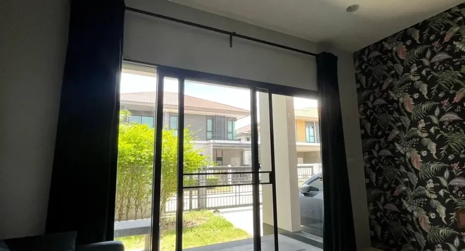 For rent and for sale 3 bedrooms house in Lam Luk Ka, Pathum Thani
