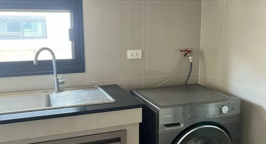 For rent and for sale 3 bedrooms house in Lam Luk Ka, Pathum Thani