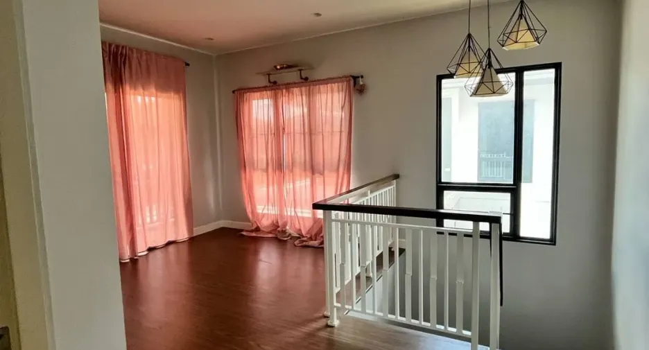 For rent and for sale 3 bedrooms house in Lam Luk Ka, Pathum Thani