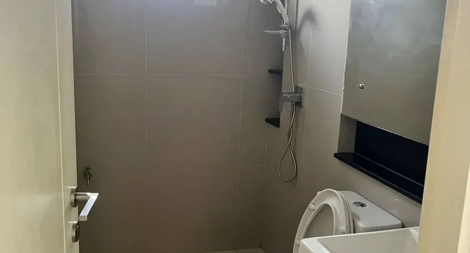 For rent and for sale 3 bedrooms house in Lam Luk Ka, Pathum Thani