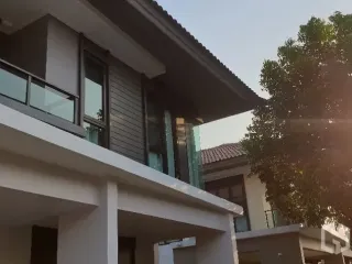 For rent and for sale 3 bedrooms house in Lam Luk Ka, Pathum Thani
