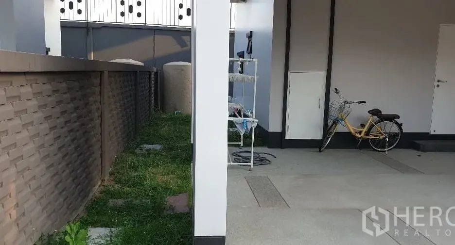 For rent and for sale 3 bedrooms house in Lam Luk Ka, Pathum Thani