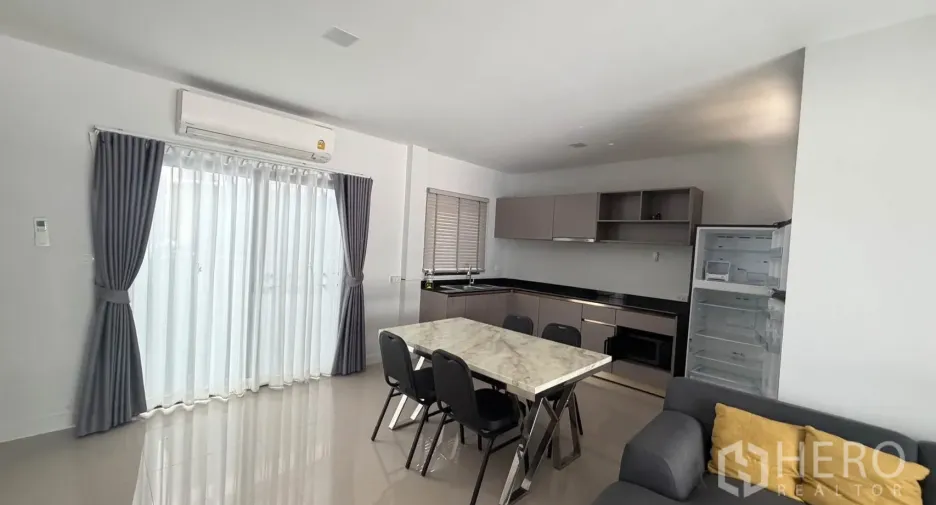 出租 3 卧室 联排别墅 在 Bang Phli, Samut Prakan