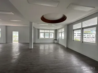 Gewerbefläche zur Miete in Bang Rak, Bangkok