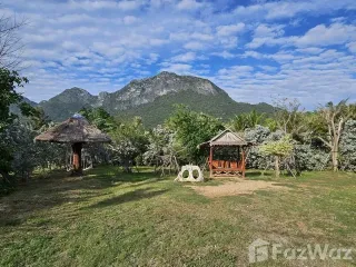 出售 1 卧室 独立屋 在 三百峰, 班武里府