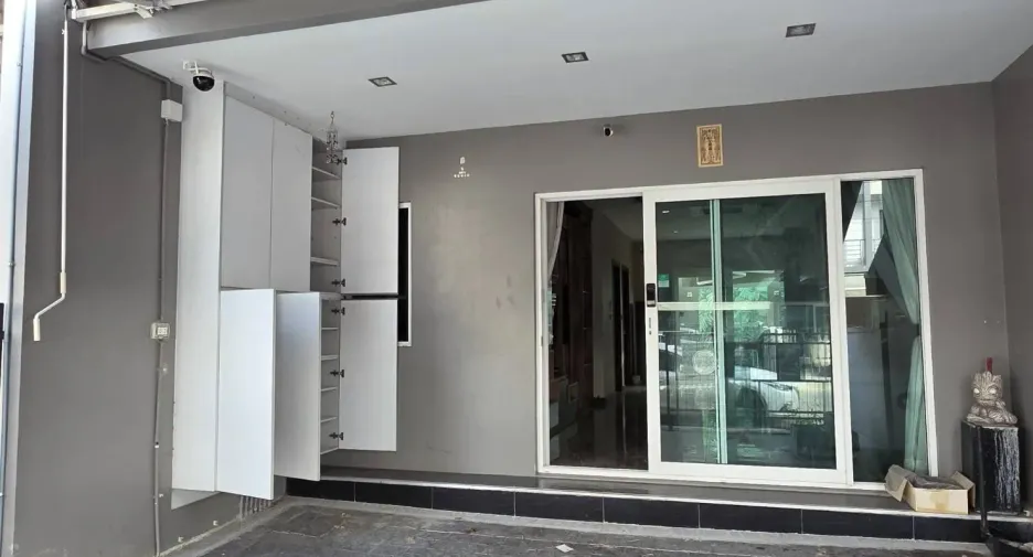 出售 3 卧室 联排别墅 在 Prawet, 曼谷