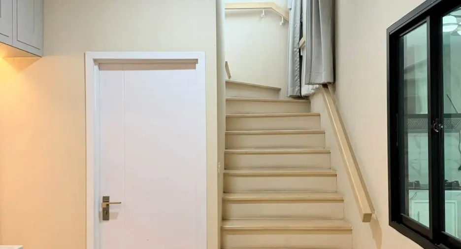 For rent 4 bedrooms house in Khlong Sam Wa, Bangkok