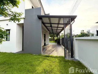 For rent 4 bedrooms house in Khlong Sam Wa, Bangkok