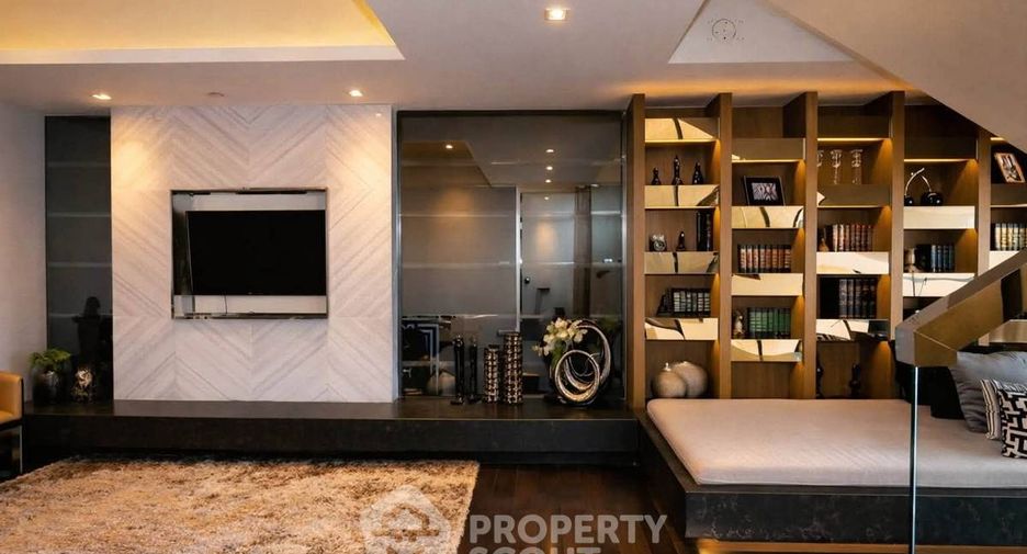 For sale 4 bedrooms condo in Yan Nawa, Bangkok