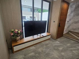 出租 和 出售 3 卧室 联排别墅 在 Wang Thong Lang, 曼谷
