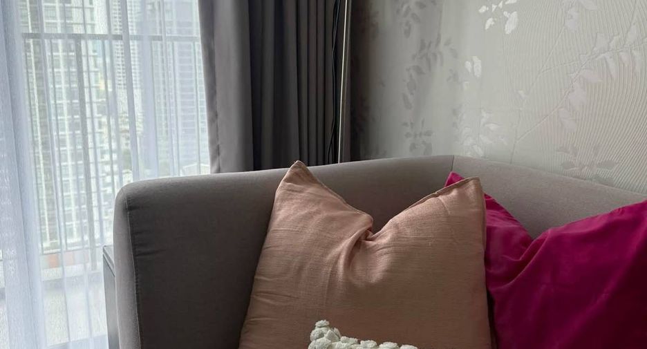 For sale 1 bed condo in Phaya Thai, Bangkok