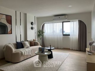 For sale 2 ベッドルーム condo in Phra Khanong, Bangkok