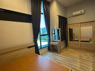 Casa adosada en venta de 2 habitaciones en Saphan Sung, Bangkok