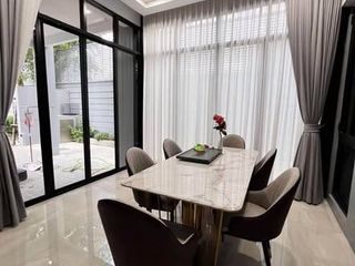 出售 4 卧室 独立屋 在 Lat Phrao, 曼谷