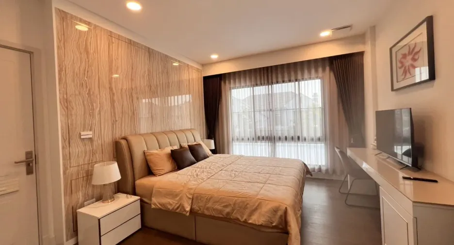 À vendre et à louer 4 chambres maison à Saphan Sung, Bangkok
