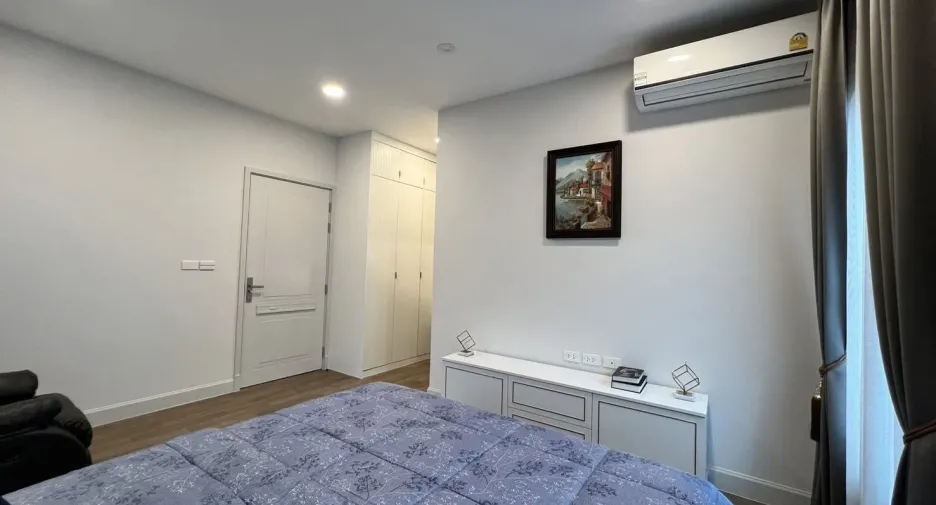 À vendre et à louer 4 chambres maison à Saphan Sung, Bangkok