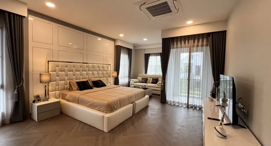 À vendre et à louer 4 chambres maison à Saphan Sung, Bangkok