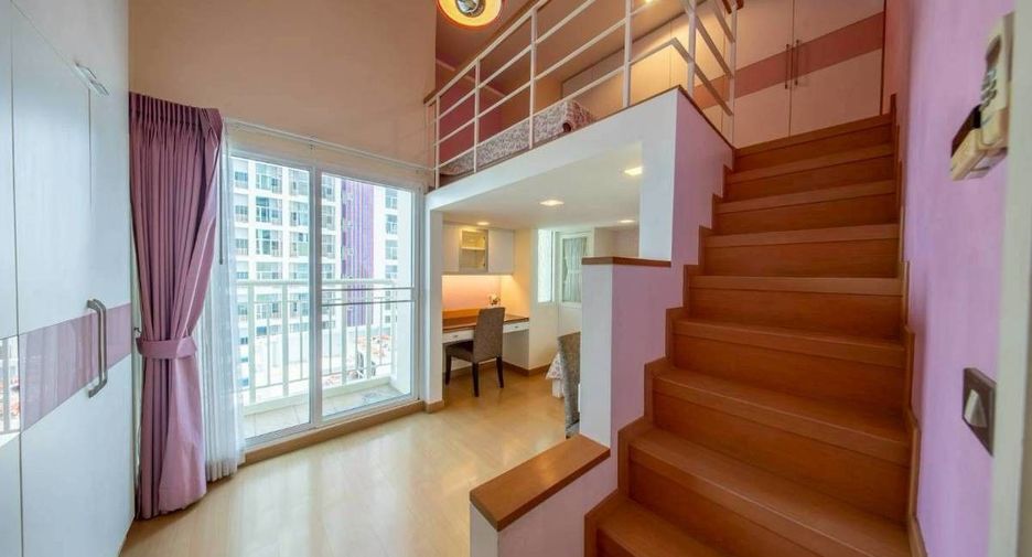 Condo en venta y en alquiler de 4 habitaciones en Watthana, Bangkok