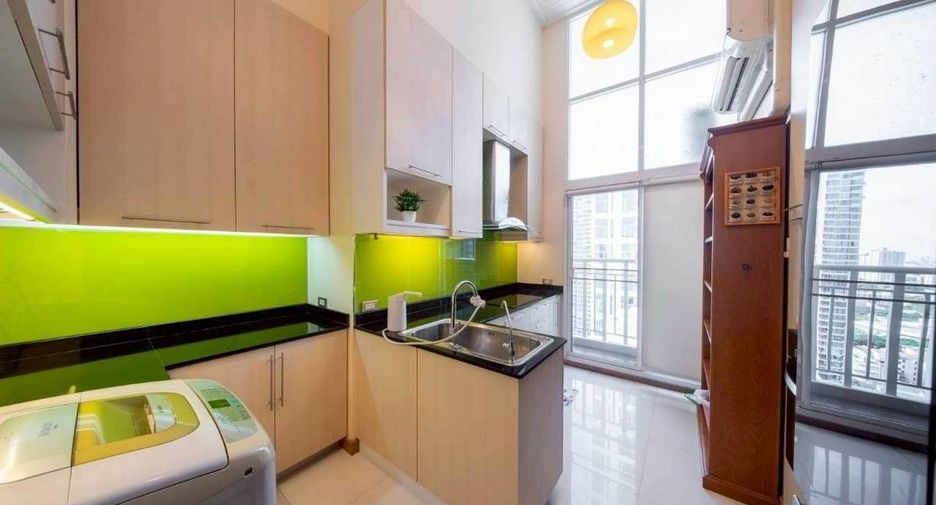 Condo en venta y en alquiler de 4 habitaciones en Watthana, Bangkok
